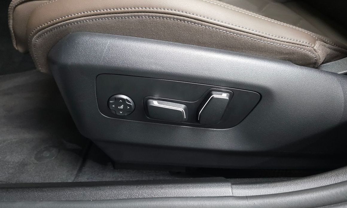BMW 5-Series 2024