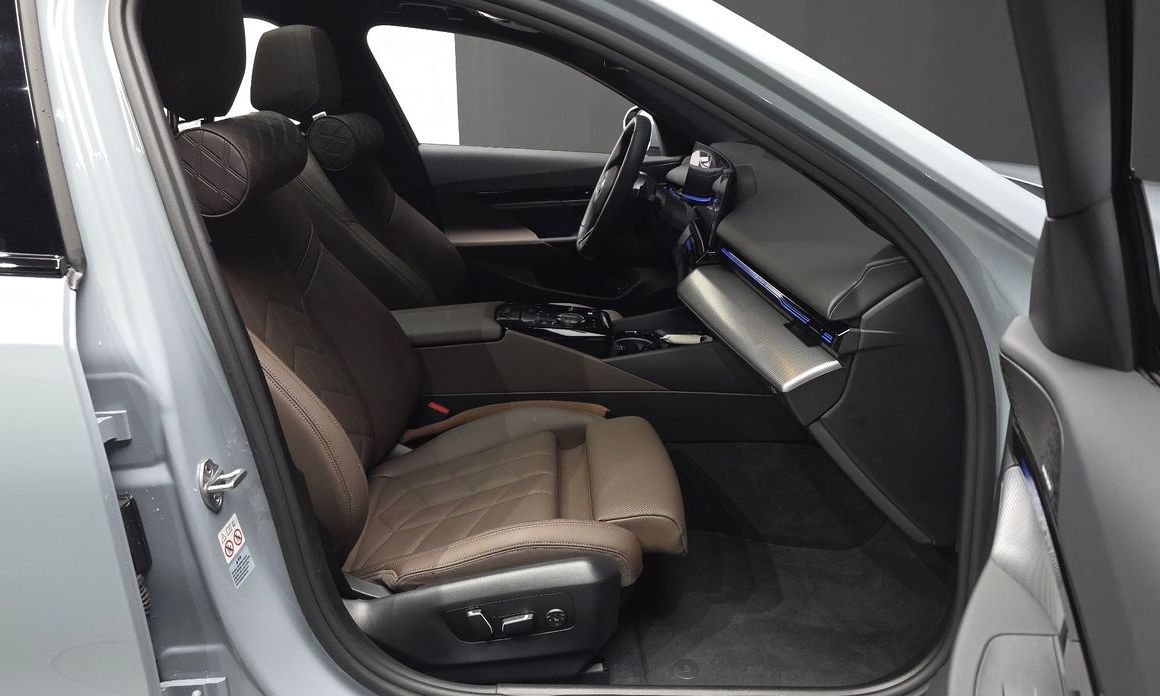 BMW 5-Series 2024
