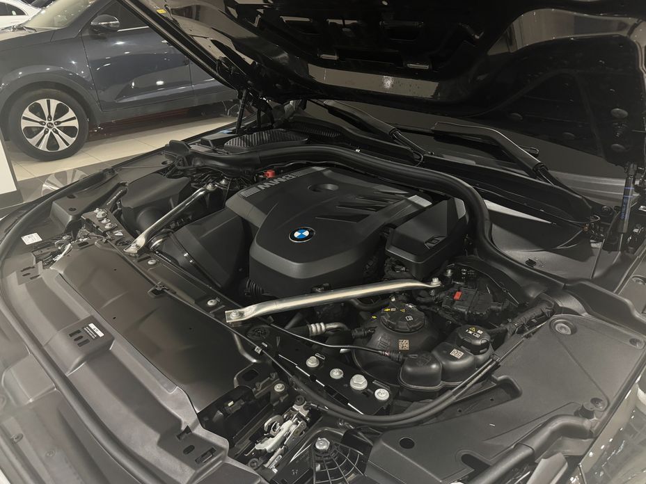 BMW 5-Series 2024