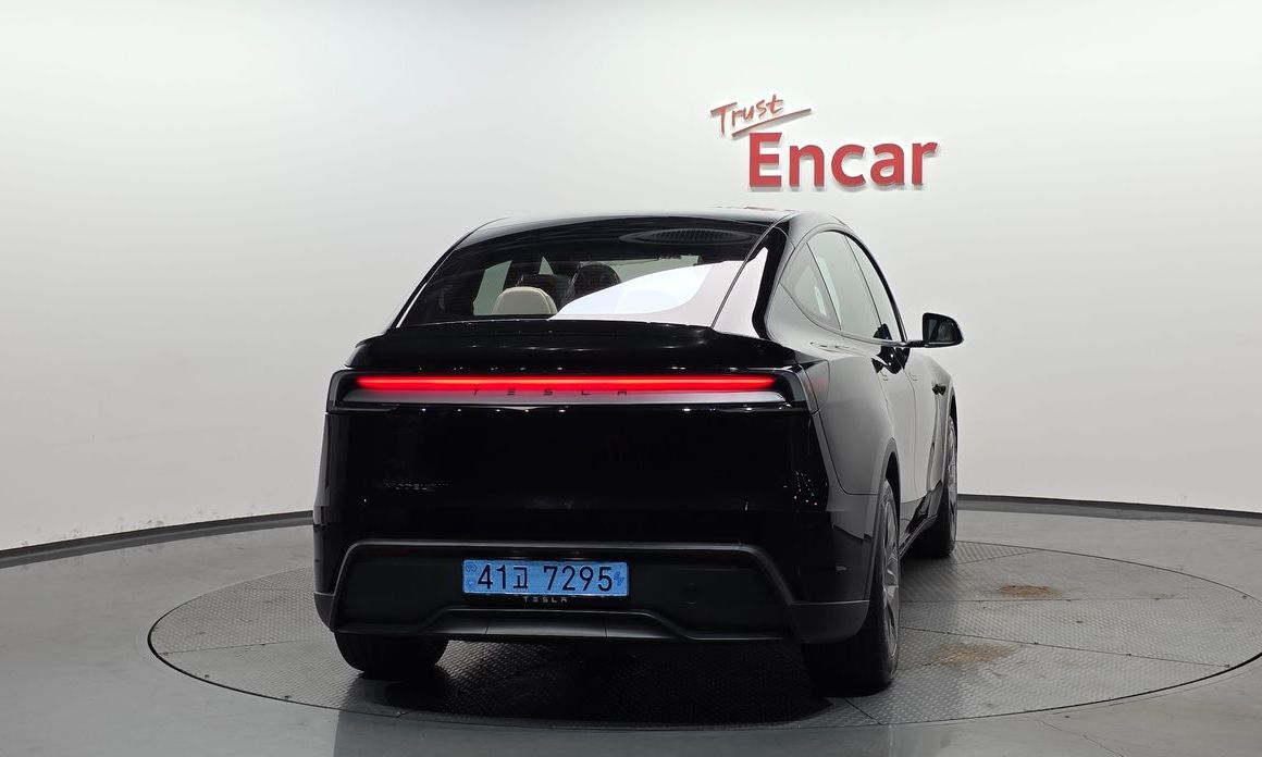 Tesla Model Y 2026