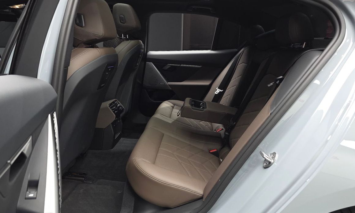 BMW 5-Series 2024