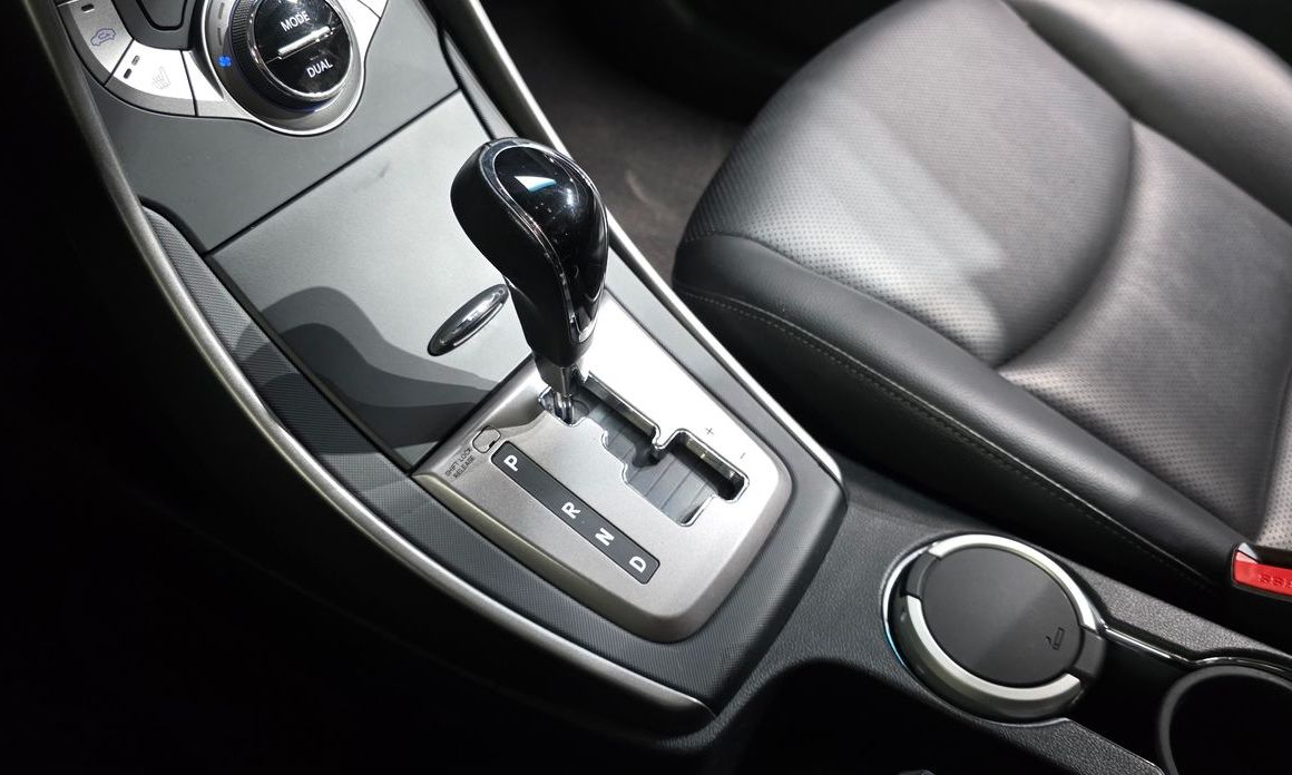 Hyundai AVANTE 2013