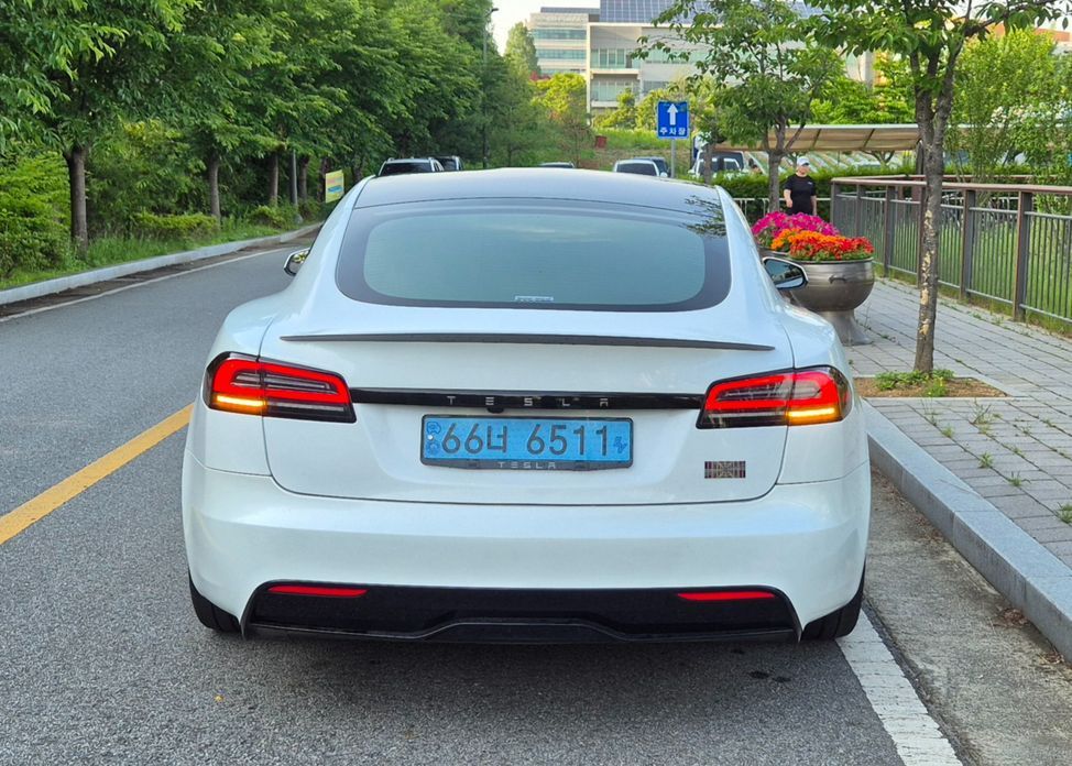 Tesla Model S 2023