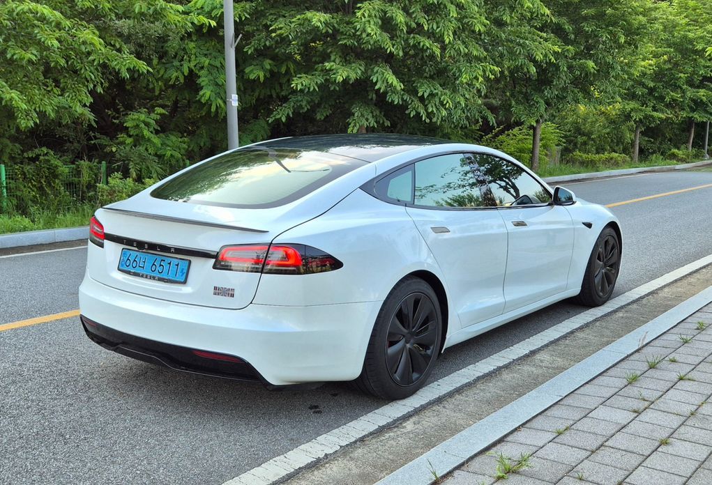 Tesla Model S 2023