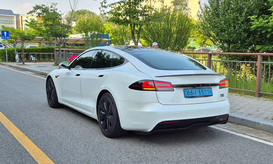 Tesla Model S 2023