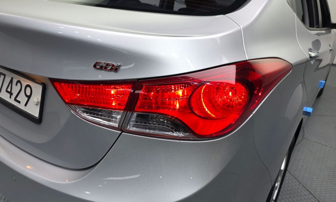 Hyundai AVANTE 2013