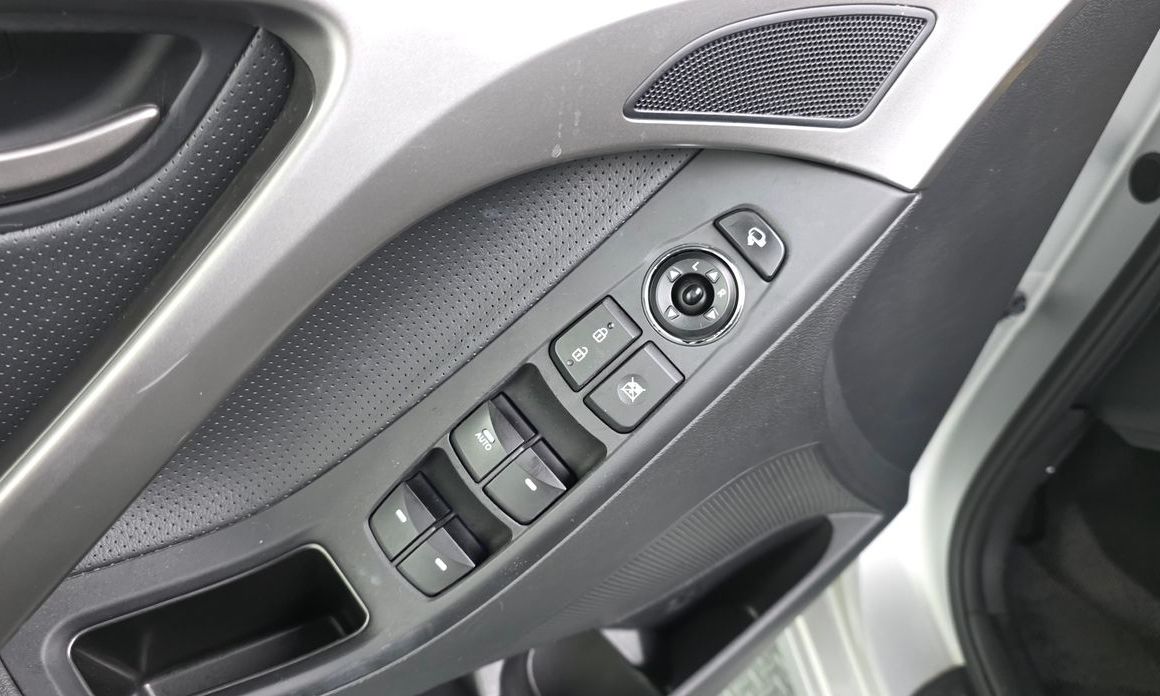 Hyundai AVANTE 2013