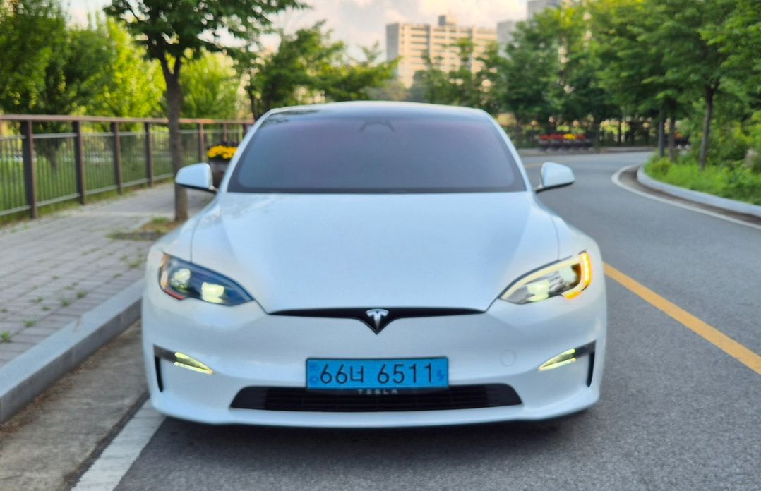 Tesla Model S 2023