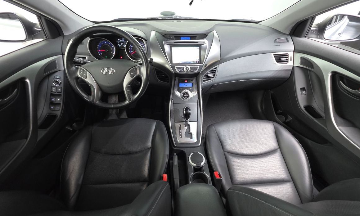 Hyundai AVANTE 2013