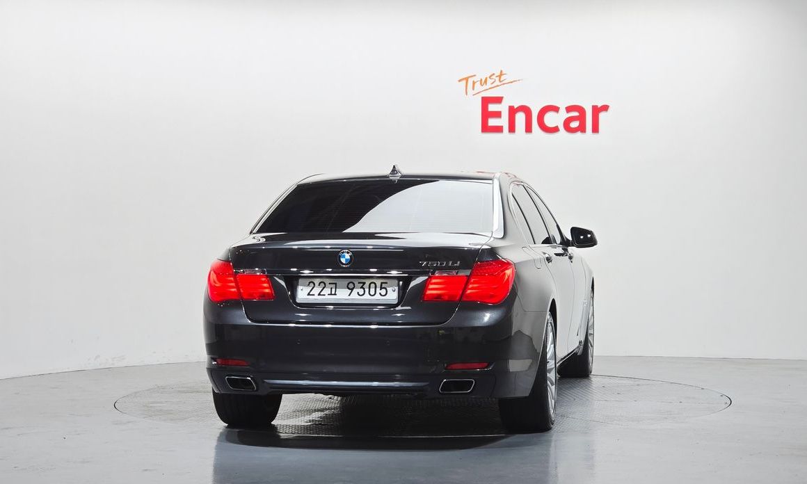 BMW 7-Series 2010