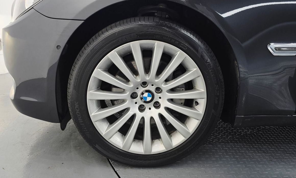 BMW 7-Series 2010