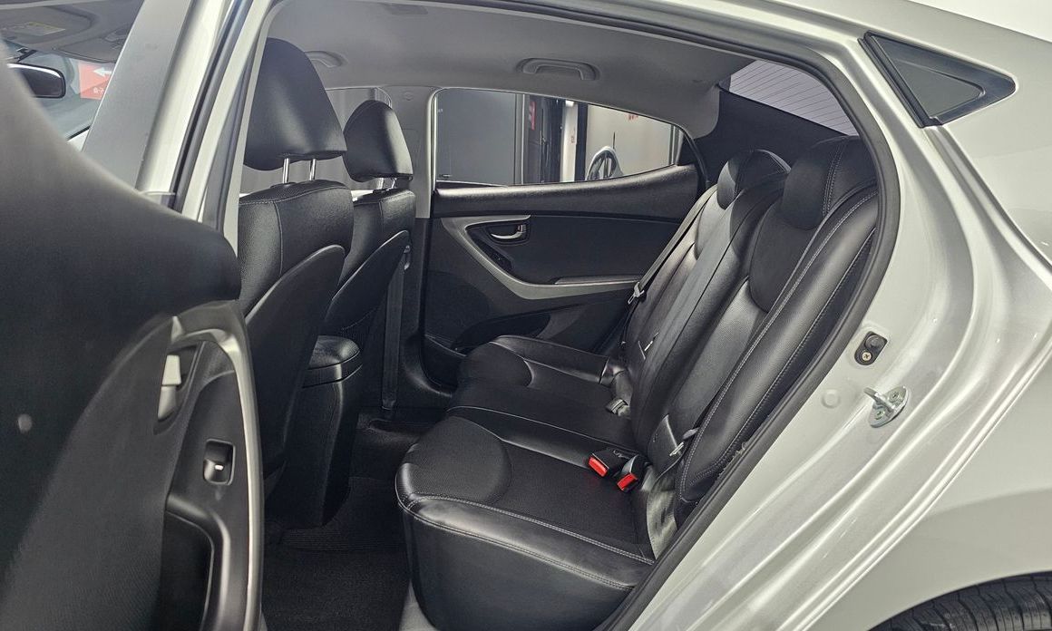 Hyundai AVANTE 2013