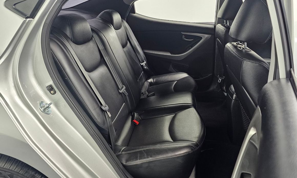 Hyundai AVANTE 2013