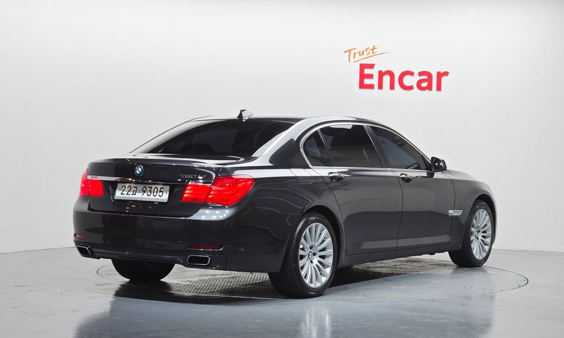 BMW 7-Series 2010
