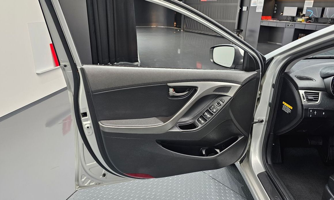Hyundai AVANTE 2013