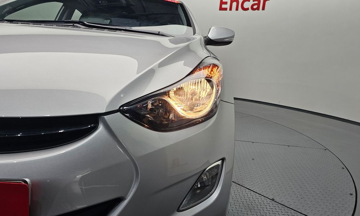 Hyundai AVANTE 2013