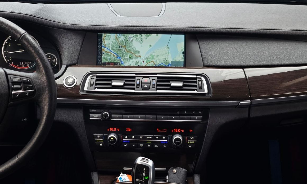 BMW 7-Series 2010