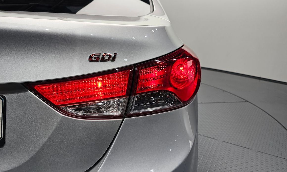 Hyundai AVANTE 2013