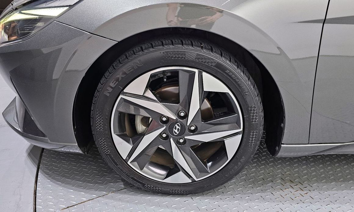 Hyundai AVANTE 2021
