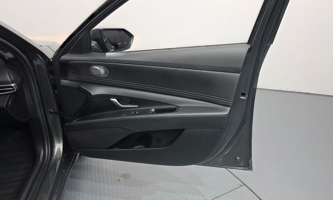 Hyundai AVANTE 2021