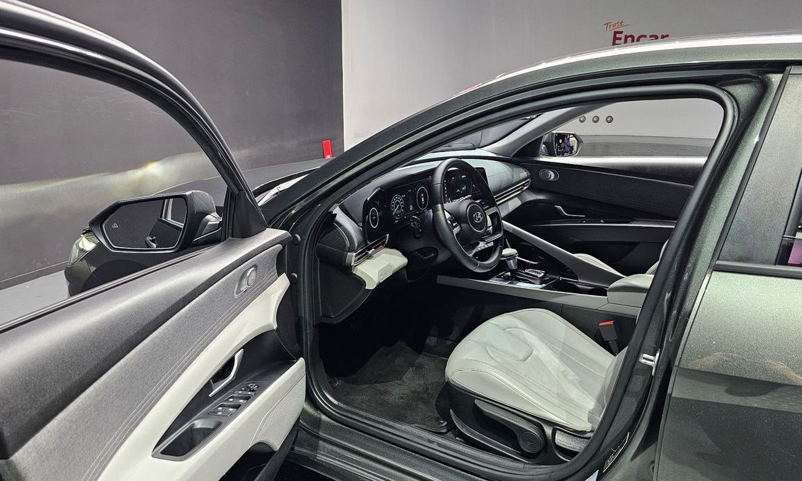 Hyundai AVANTE 2021