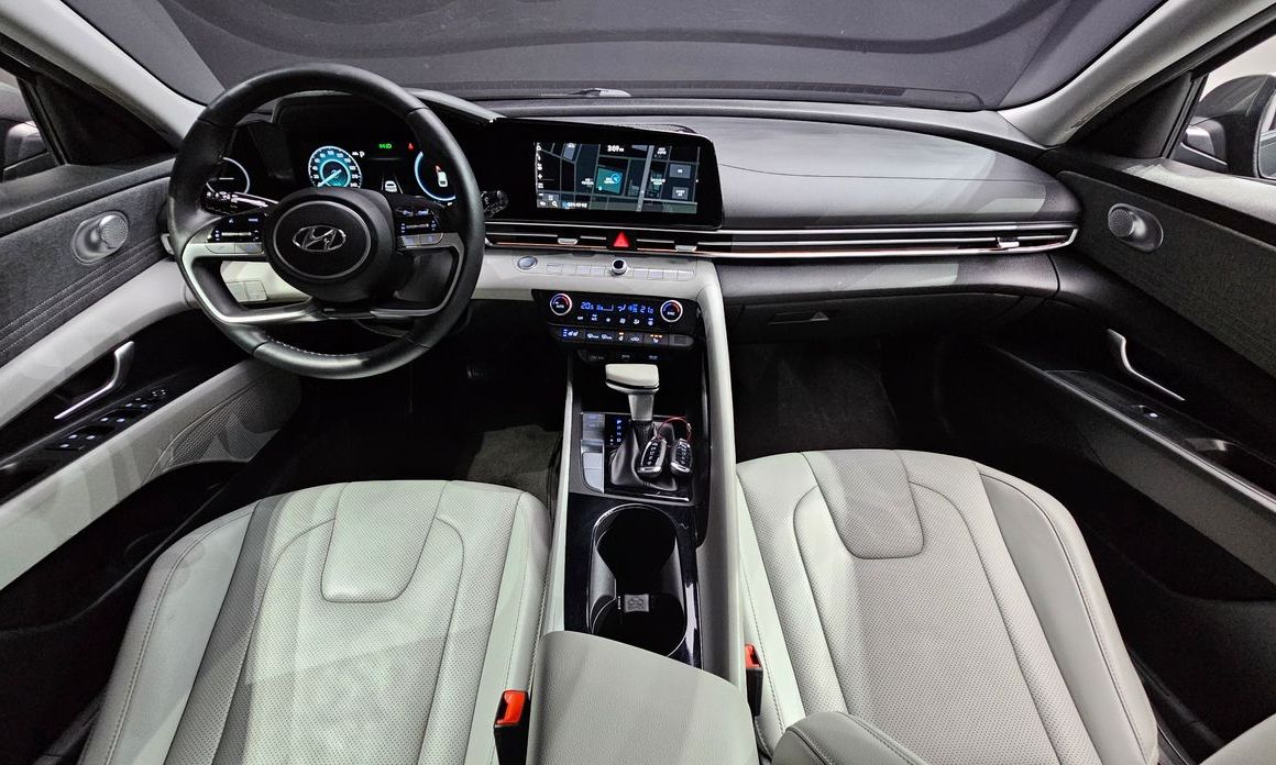 Hyundai AVANTE 2021