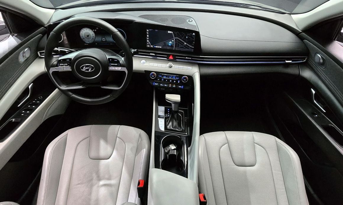 Hyundai AVANTE 2021