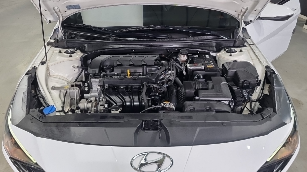 Hyundai AVANTE 2023