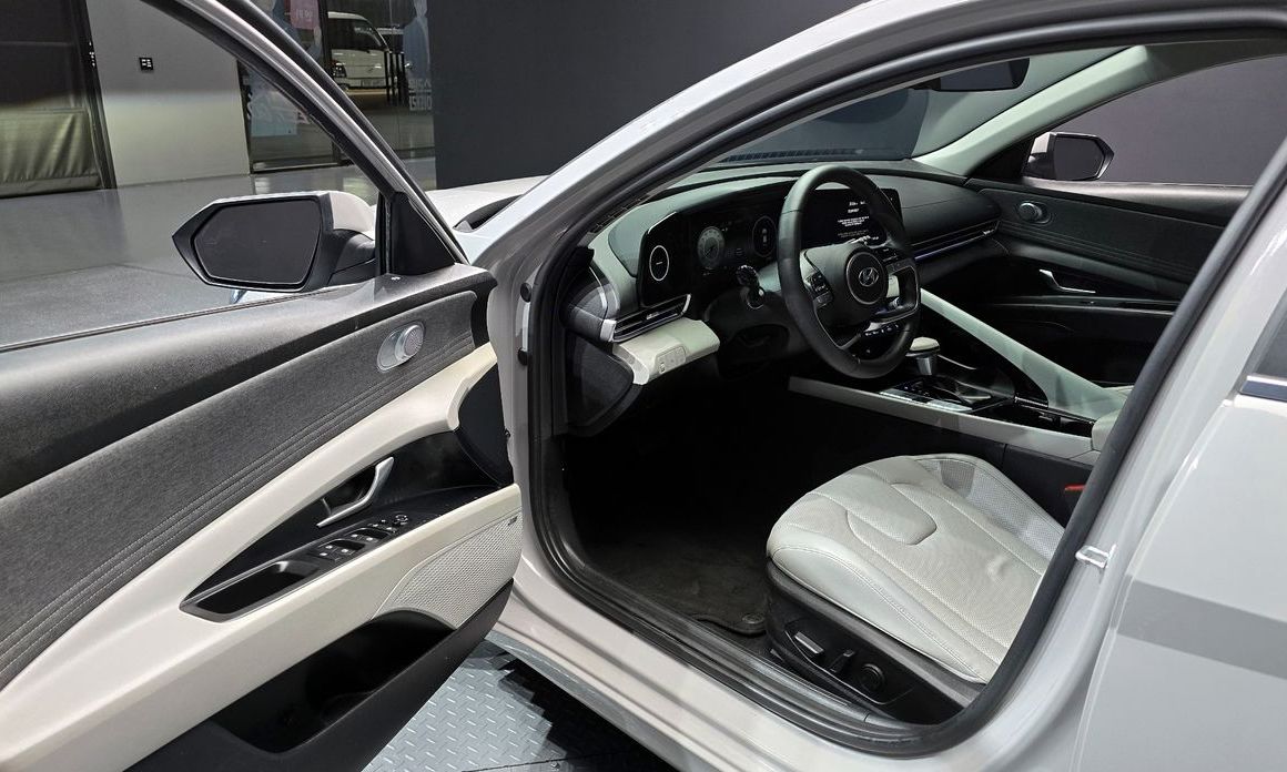 Hyundai AVANTE 2021