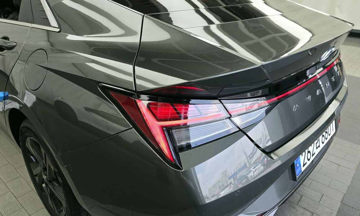 Hyundai AVANTE 2021