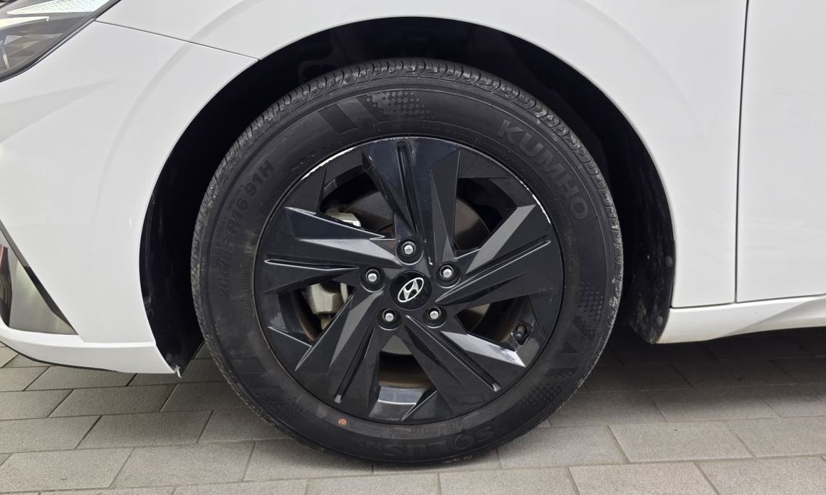 Hyundai AVANTE 2021