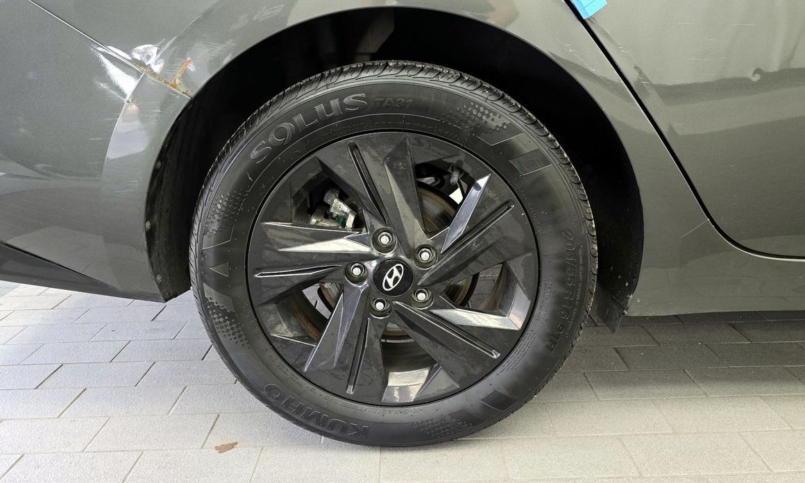 Hyundai AVANTE 2021