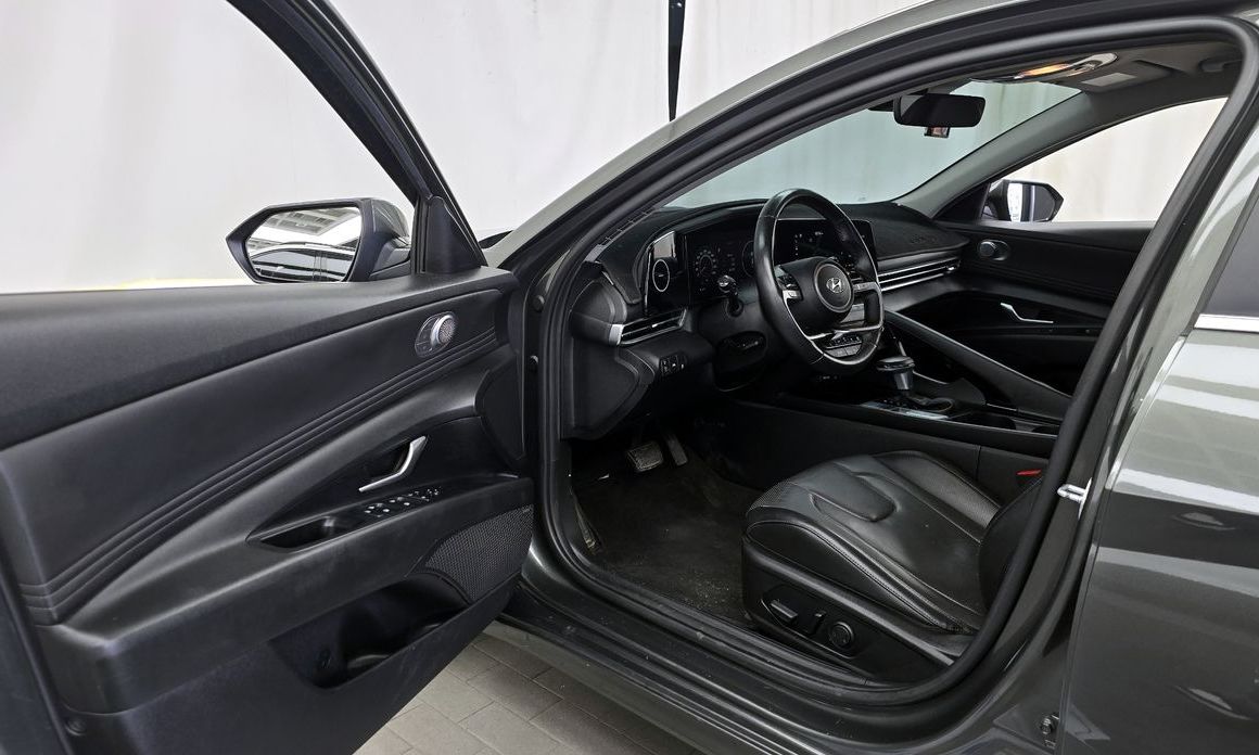 Hyundai AVANTE 2021