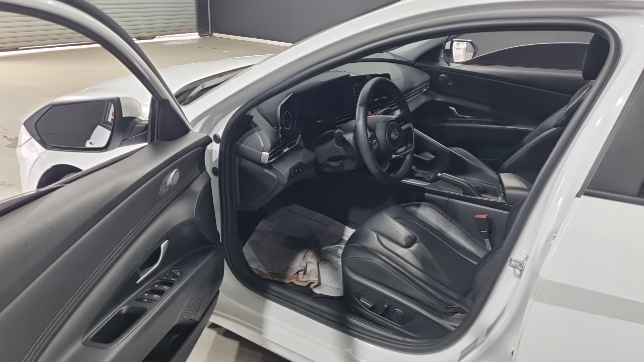Hyundai AVANTE 2023