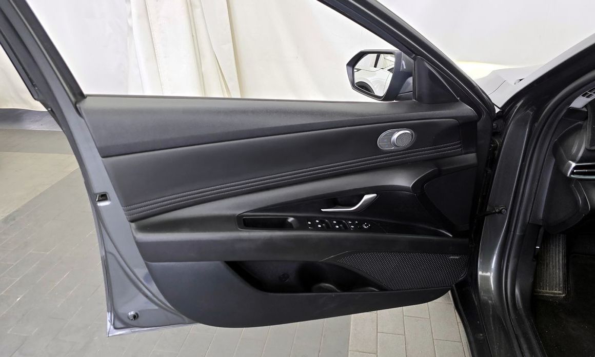 Hyundai AVANTE 2021