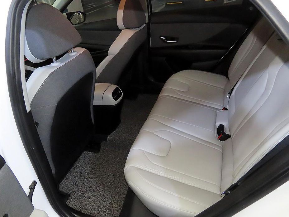 Hyundai AVANTE 2021