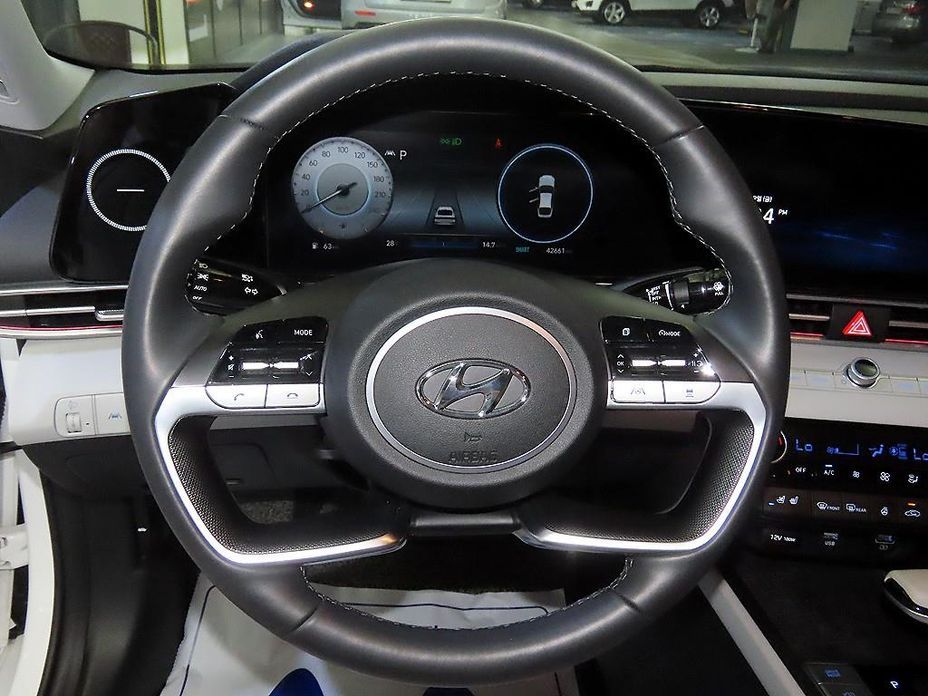 Hyundai AVANTE 2021