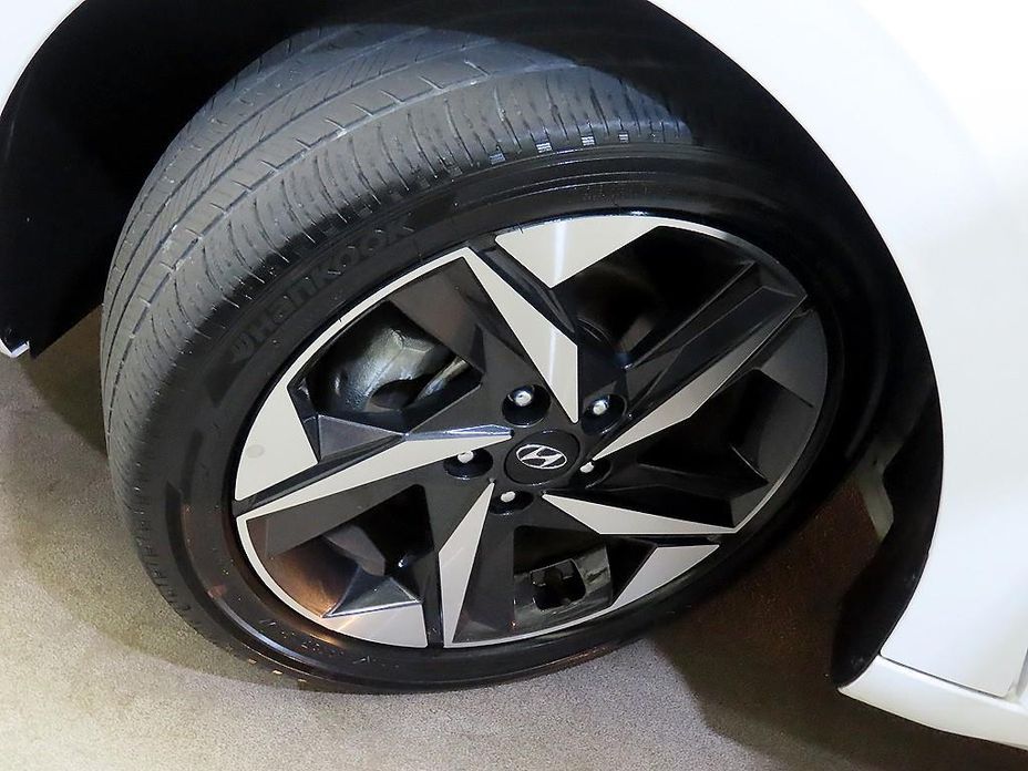Hyundai AVANTE 2021