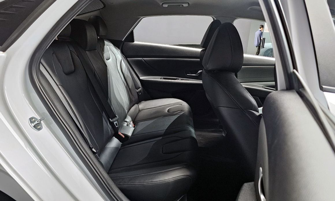 Hyundai AVANTE 2021