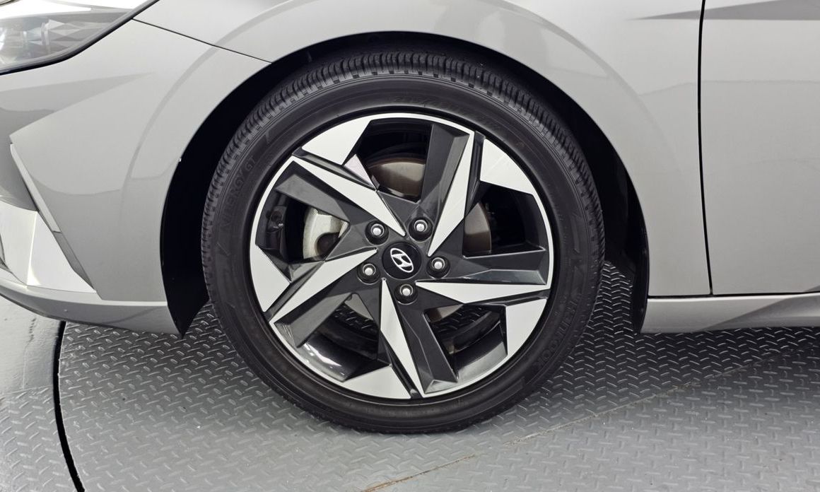 Hyundai AVANTE 2021