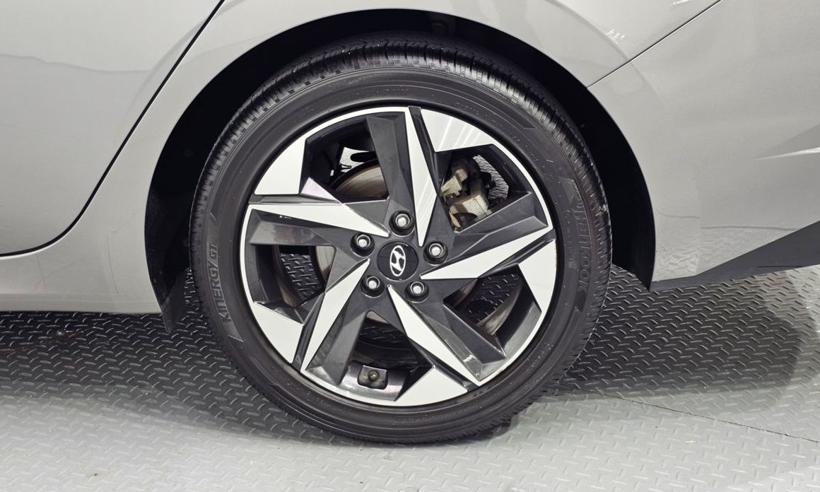 Hyundai AVANTE 2021