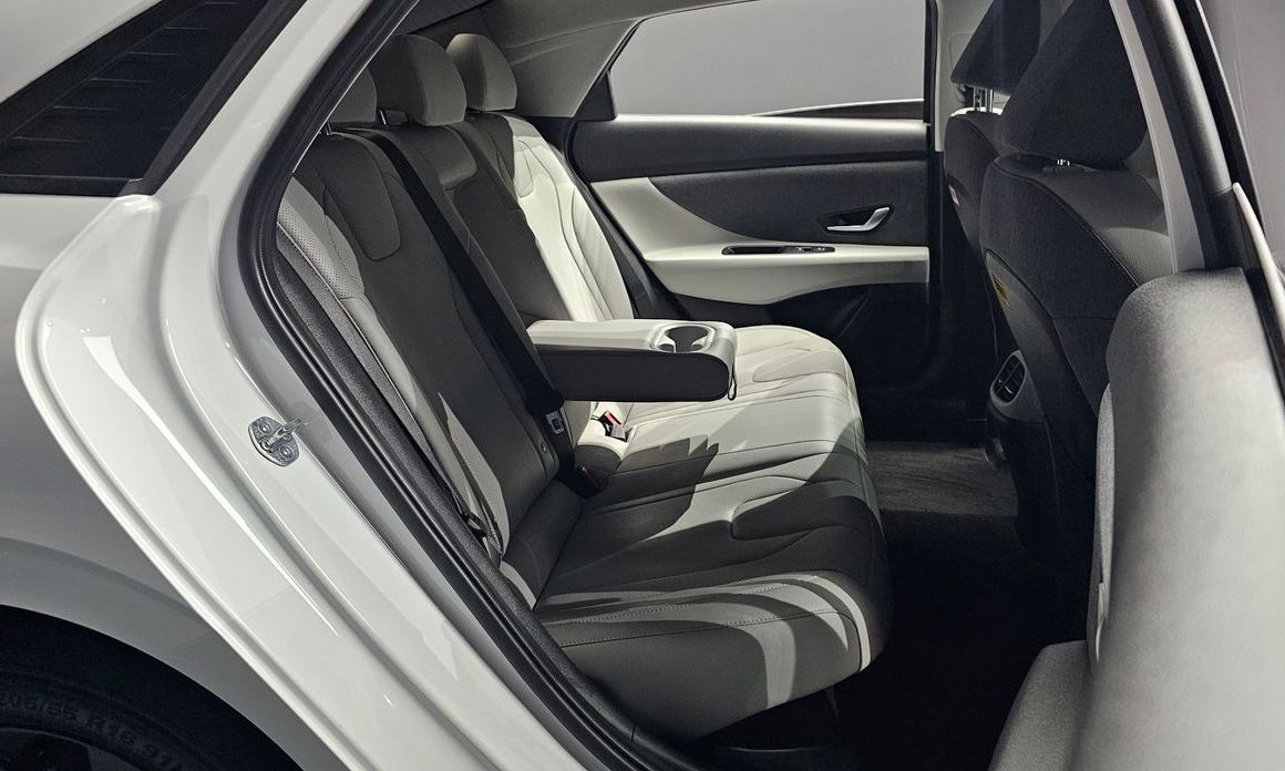 Hyundai AVANTE 2023