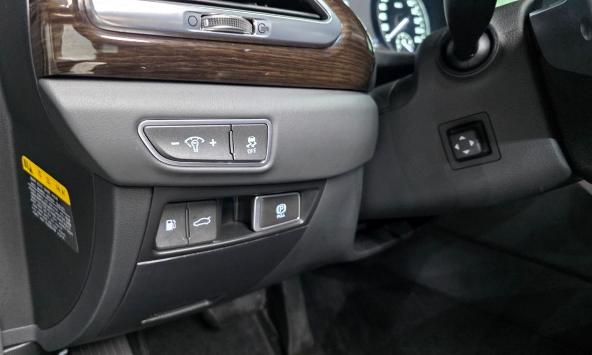 Genesis EQ900 2017