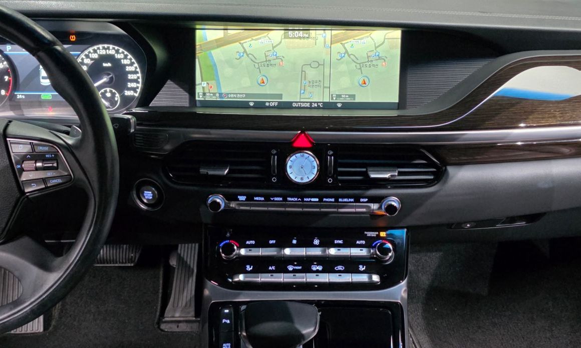 Genesis EQ900 2017