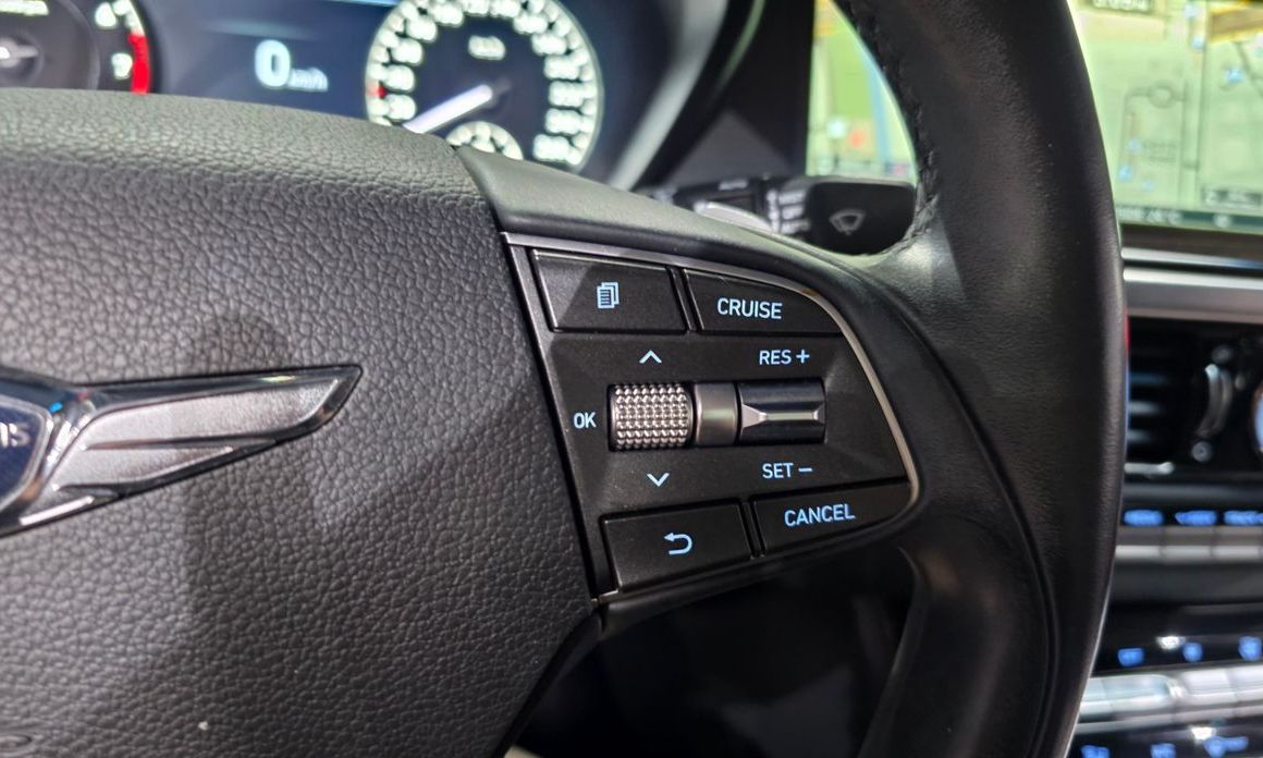 Genesis EQ900 2017