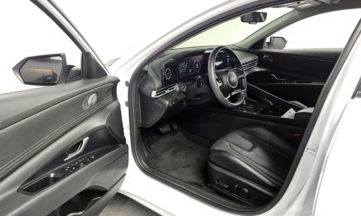 Hyundai AVANTE 2024