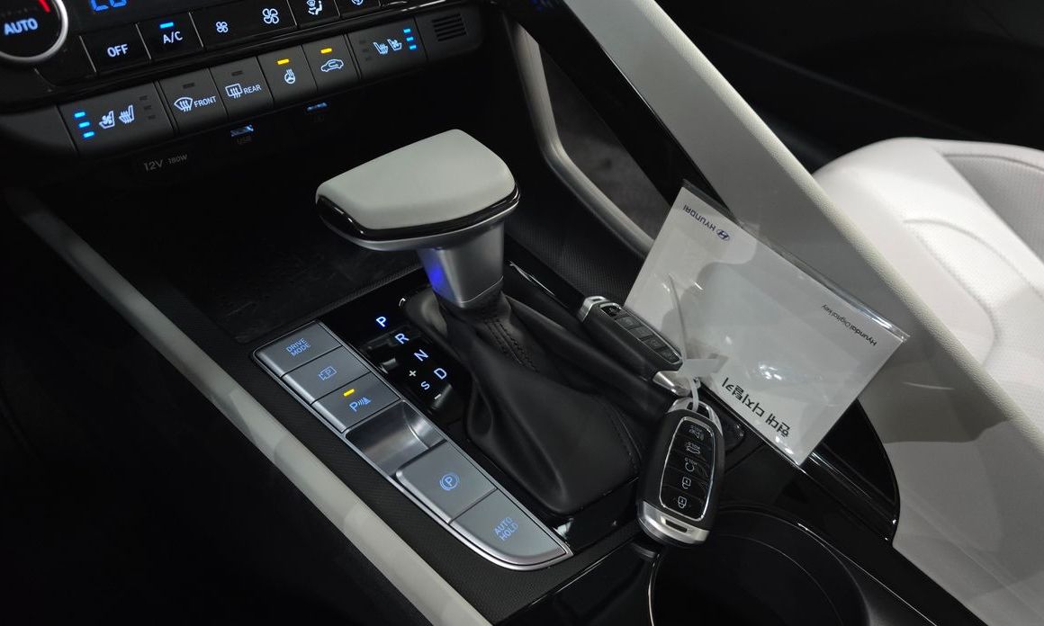 Hyundai AVANTE 2022