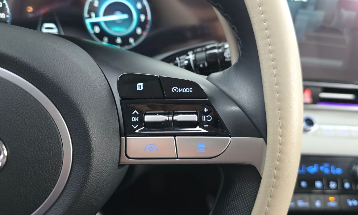 Hyundai AVANTE 2022