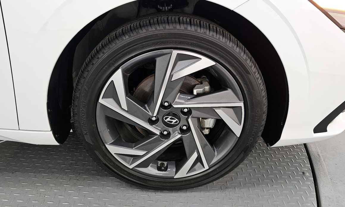 Hyundai AVANTE 2024