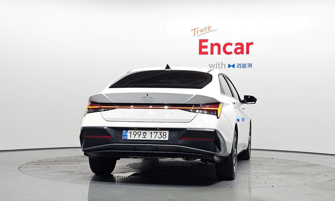 Hyundai AVANTE 2024
